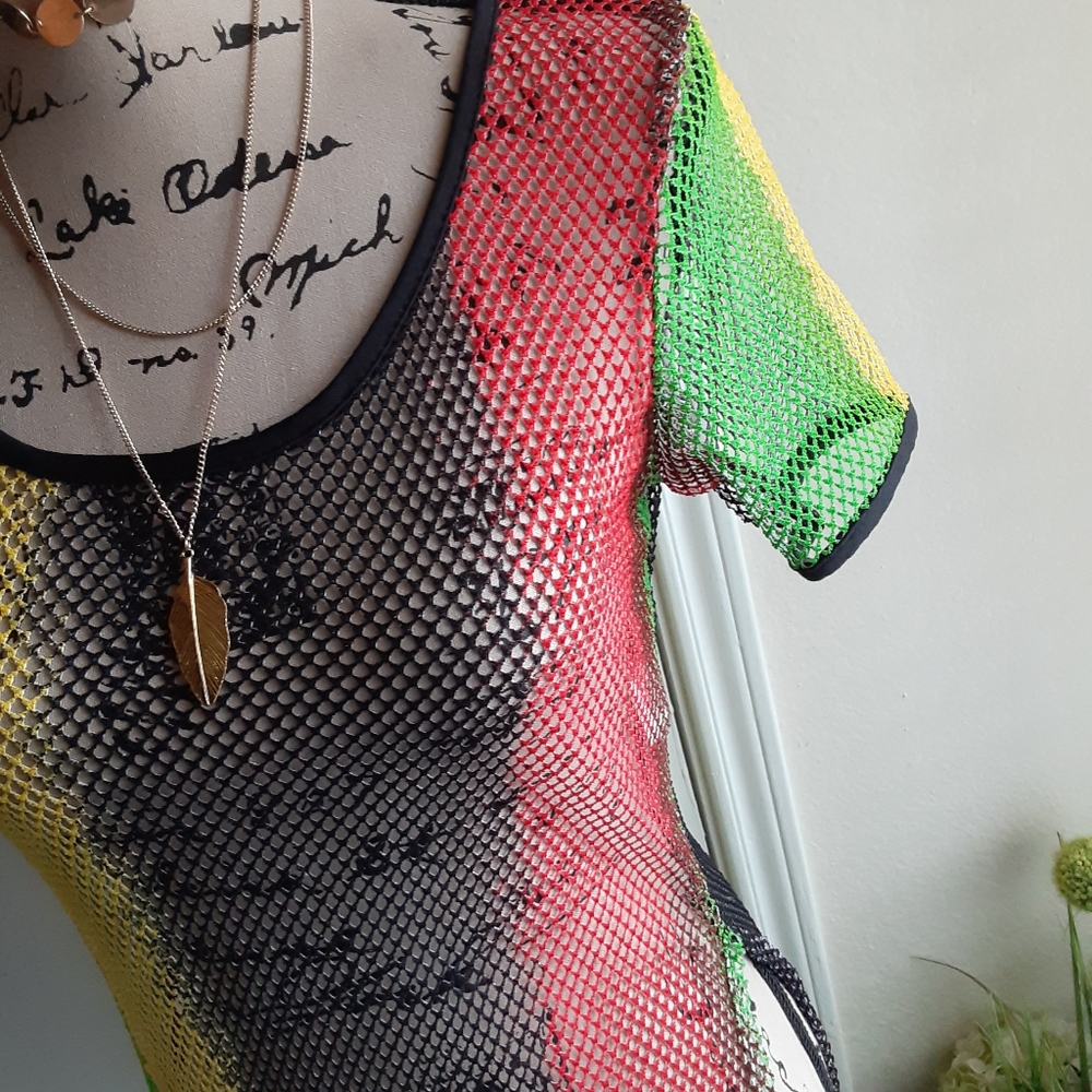Mesh Multicolored Rasta Style Beach Cover zip - Picture 3 of 5